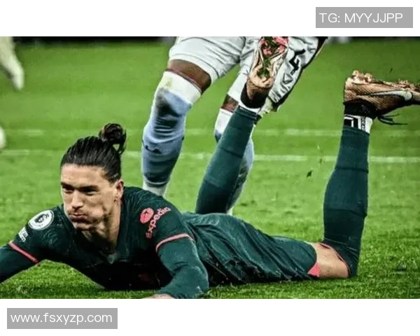 努涅斯在赛场上的精彩表现引发球迷热议与媒体关注的背后故事